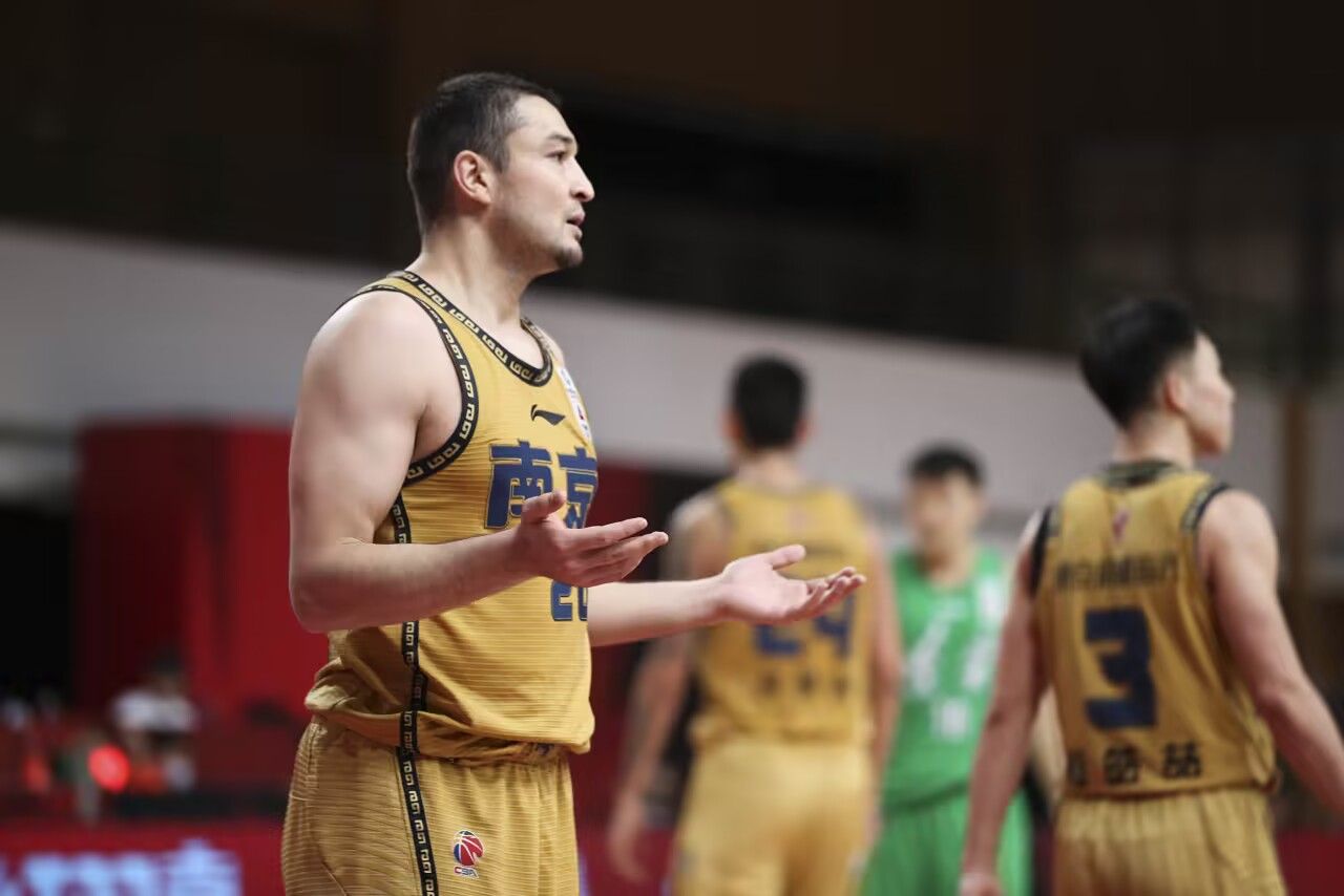 🏀CBA夏联战报：郭昊文首秀惊艳35+8+7 南京110-99力克天津
